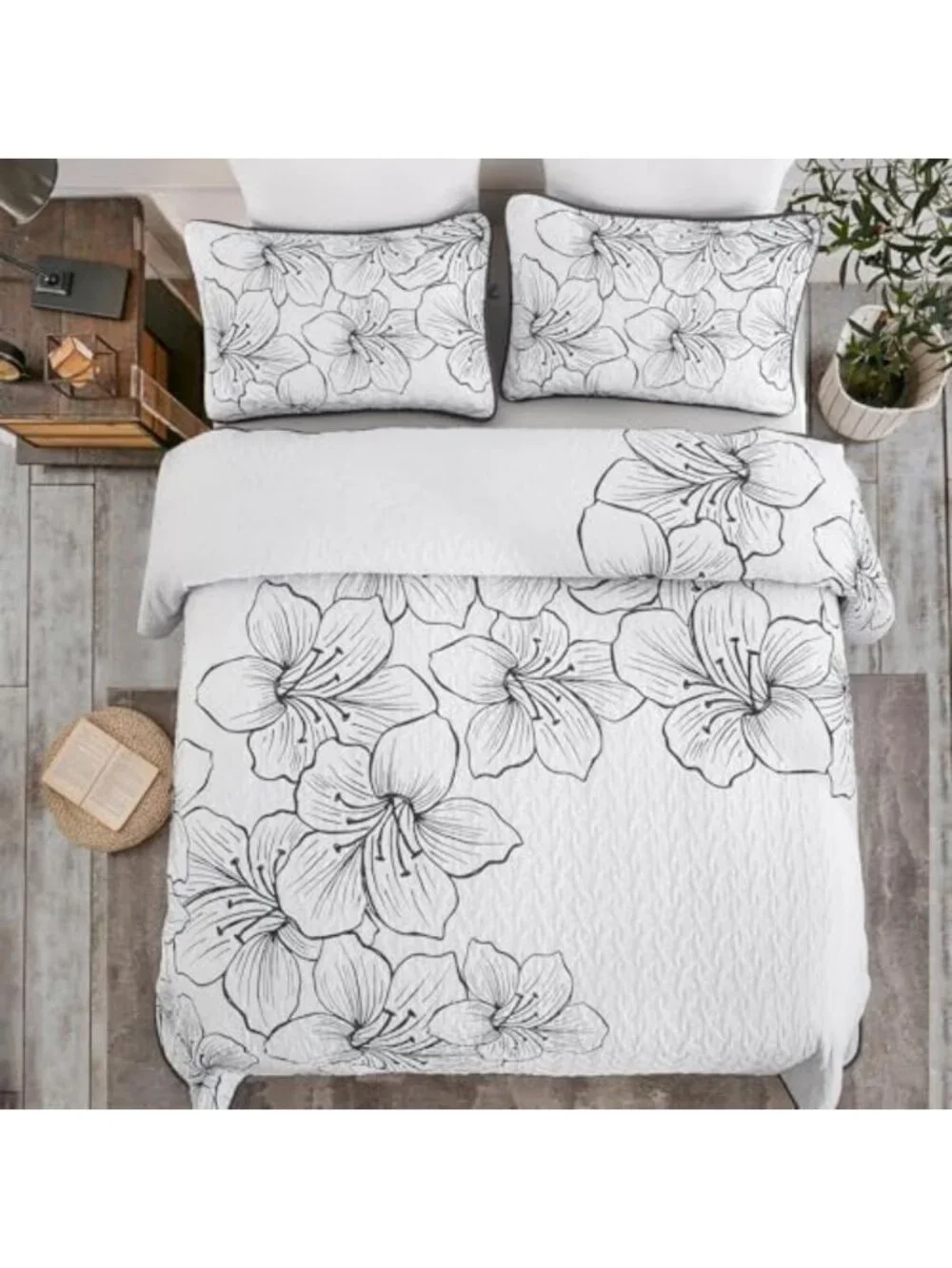 Boho Floral King Size Quilt Set - 3 Piece White Bedspread & Coverlet Bedding